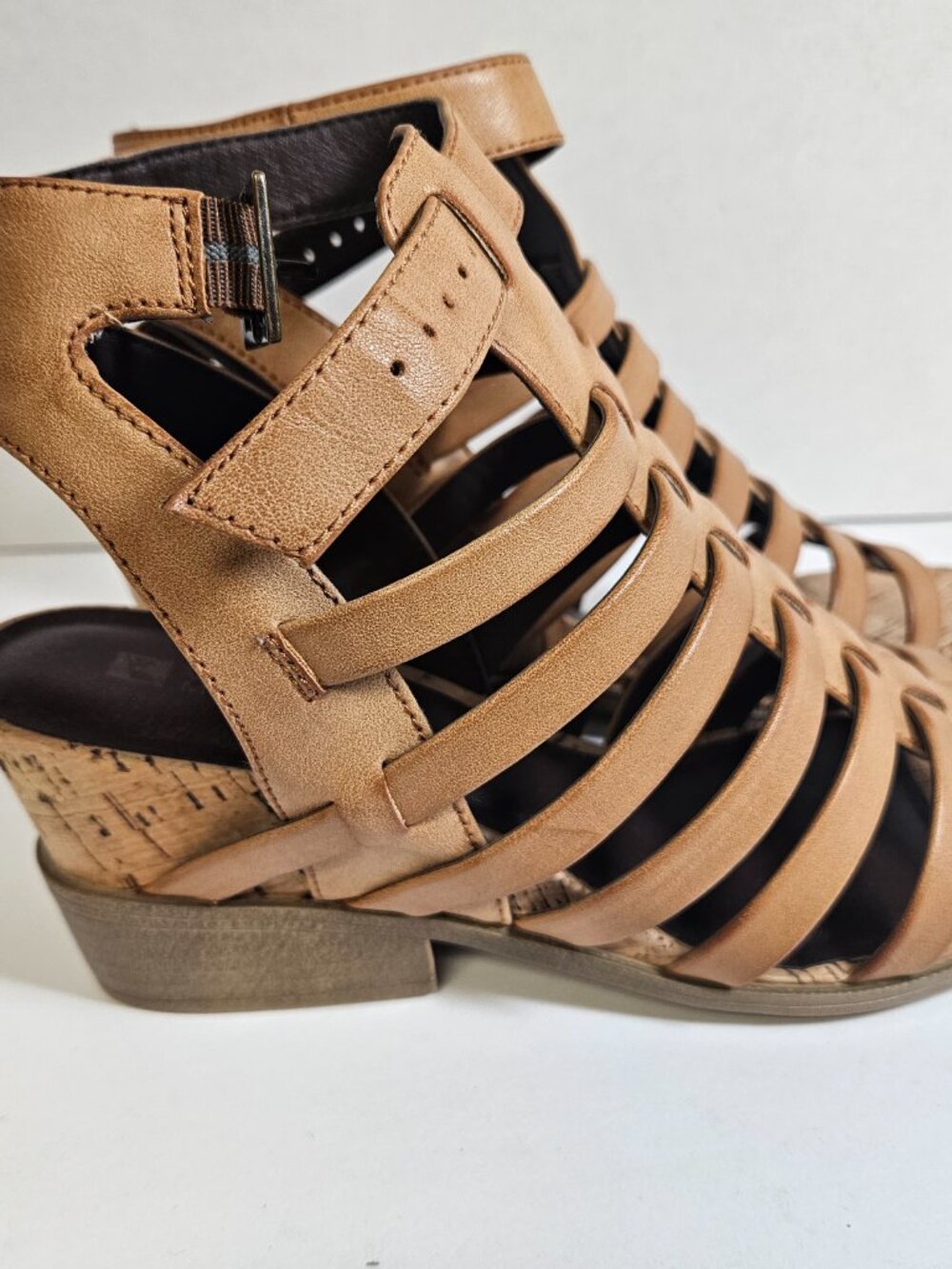 White Mountain Heel Sandal - Picture 6 of 9